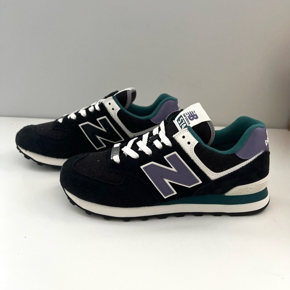 🌟New Balance Classics Unisex 574-Black Blue-Women’s 8.5 - Picture 9 of 11